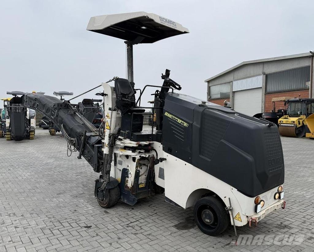 Bomag BM 500/15 Asfalt kaziyicilar