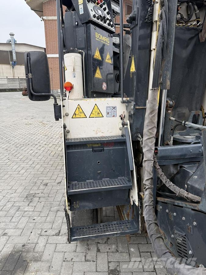 Bomag BM 500/15 Asfalt kaziyicilar