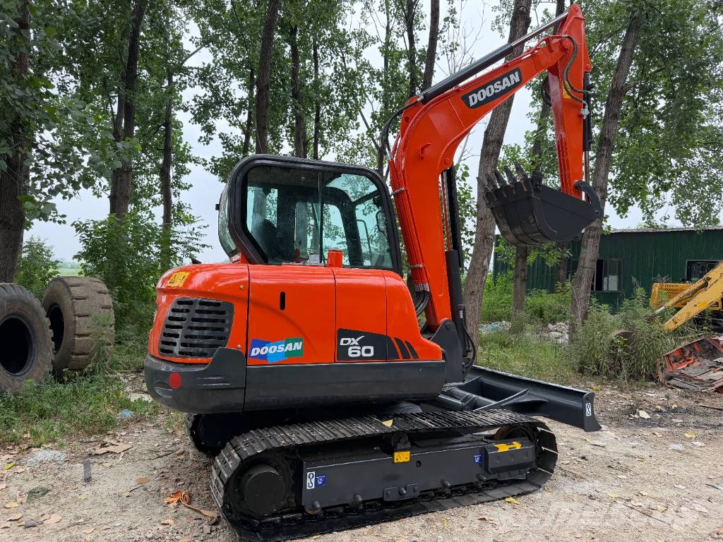 Doosan DX 60 Εκσκαφείς με ερπύστριες