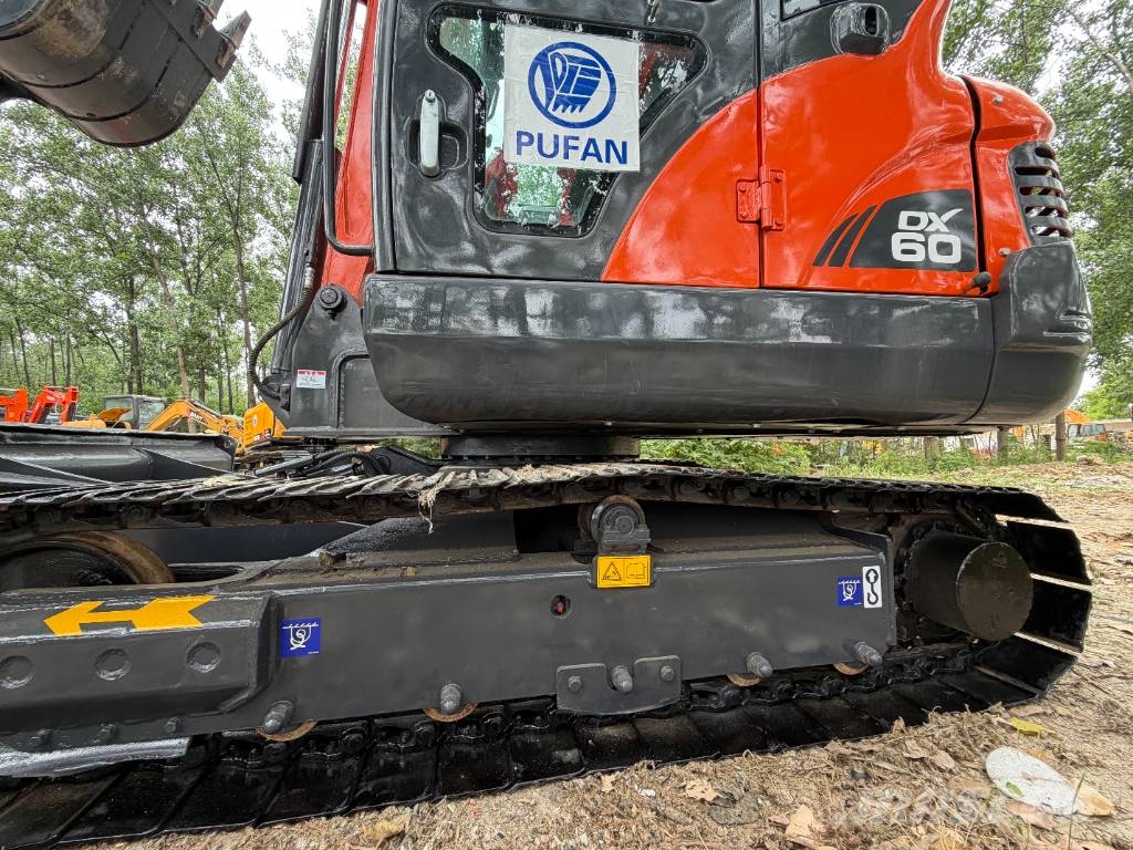 Doosan DX 60 Εκσκαφείς με ερπύστριες