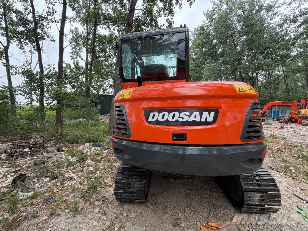 Doosan DX 60 Εκσκαφείς με ερπύστριες