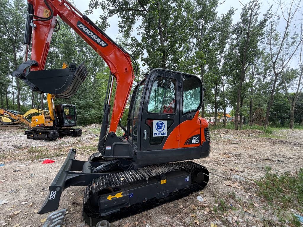 Doosan DX 60 Εκσκαφείς με ερπύστριες