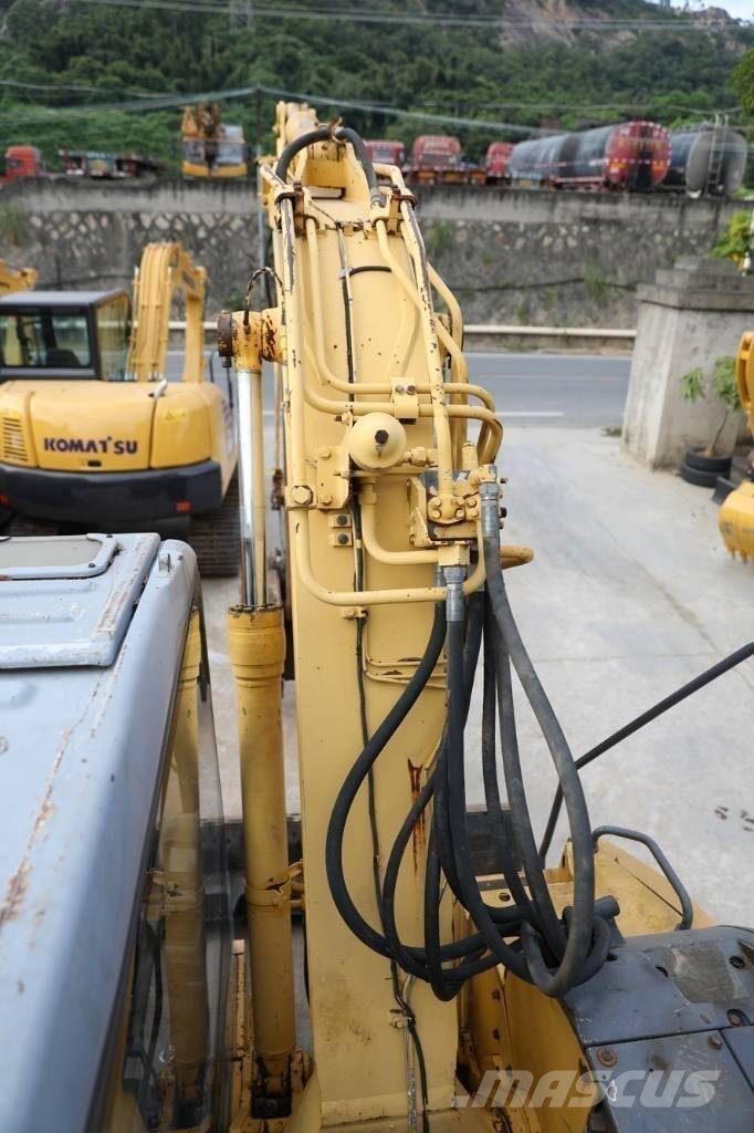 Komatsu PC 128 US 中型挖掘机