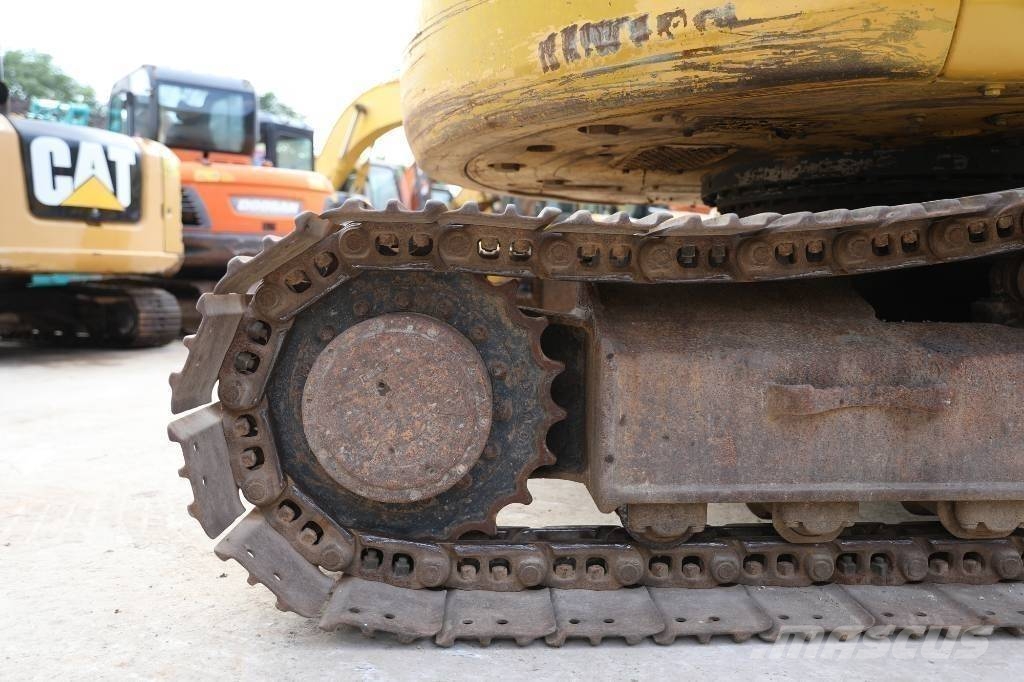 Komatsu PC 128 US 中型挖掘机