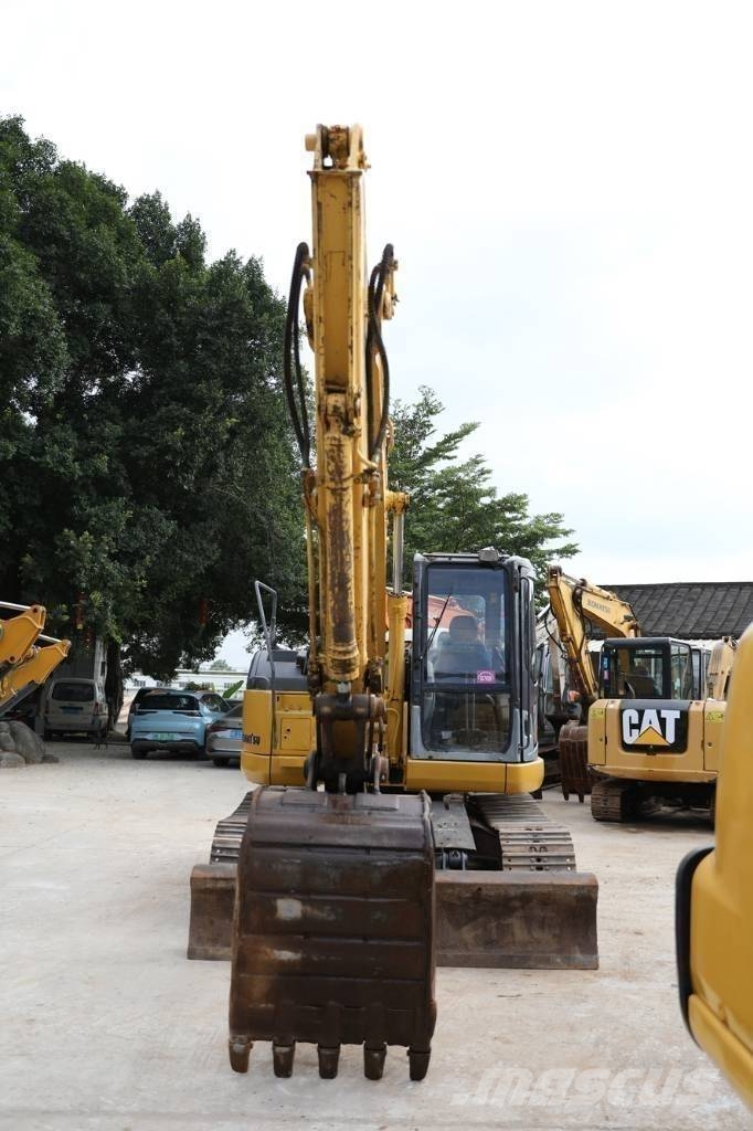 Komatsu PC 128 US 中型挖掘机