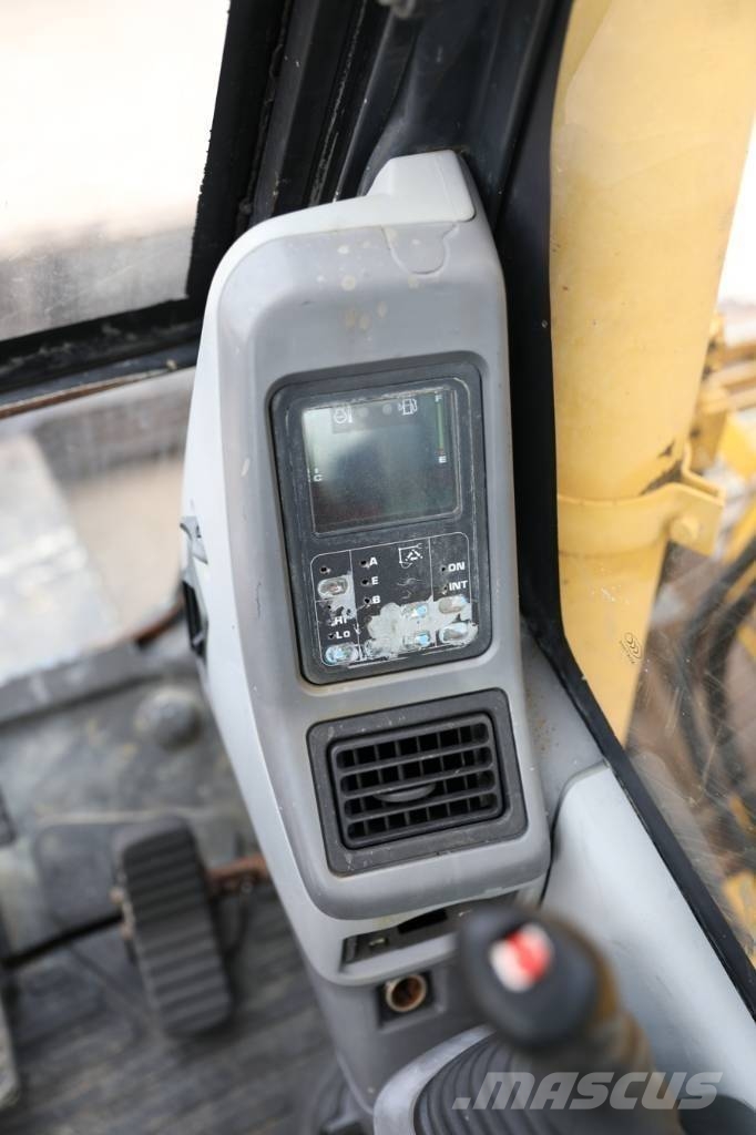 Komatsu PC 128 US 中型挖掘机