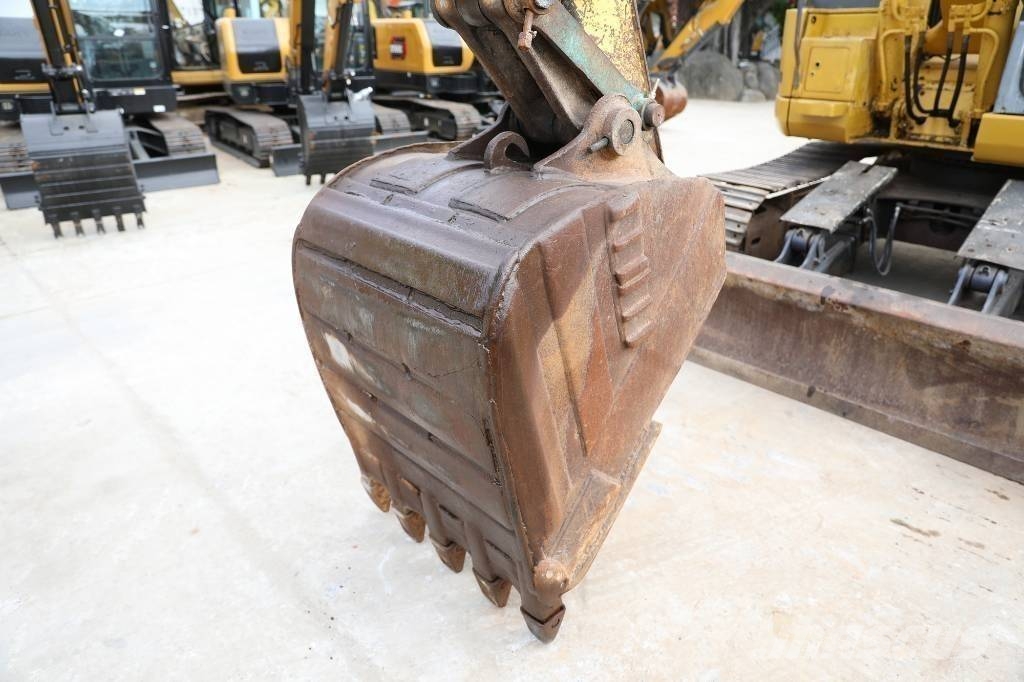 Komatsu PC 128 US 中型挖掘机
