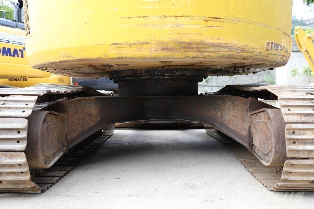 Komatsu PC 128 US 中型挖掘机