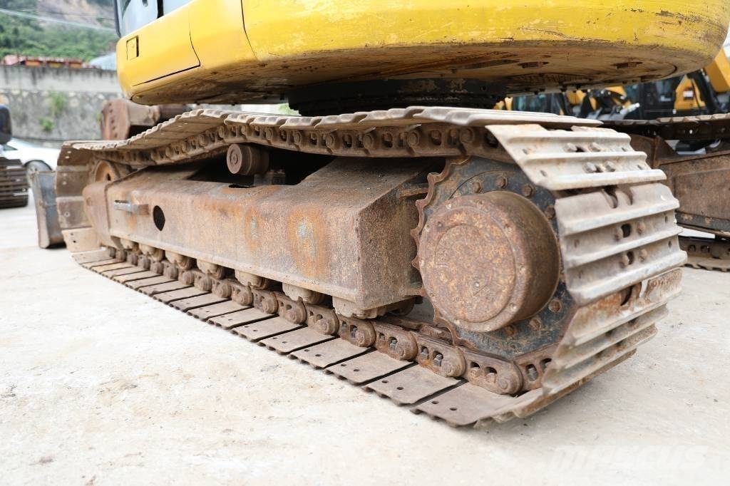 Komatsu PC 128 US 中型挖掘机