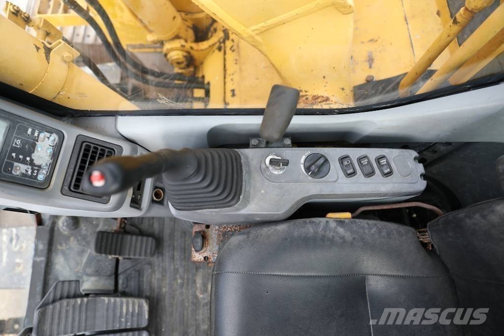 Komatsu PC 128 US 中型挖掘机