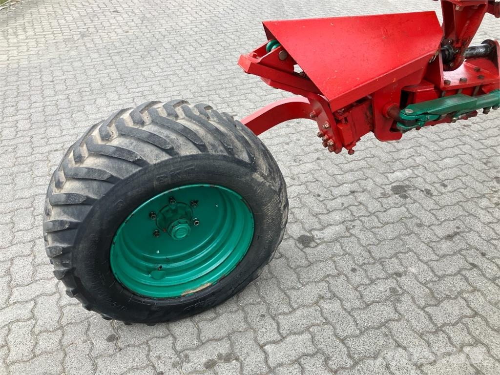 Kverneland PB100 7-scharig Variomat ماكينات زراعية - غير ذلك