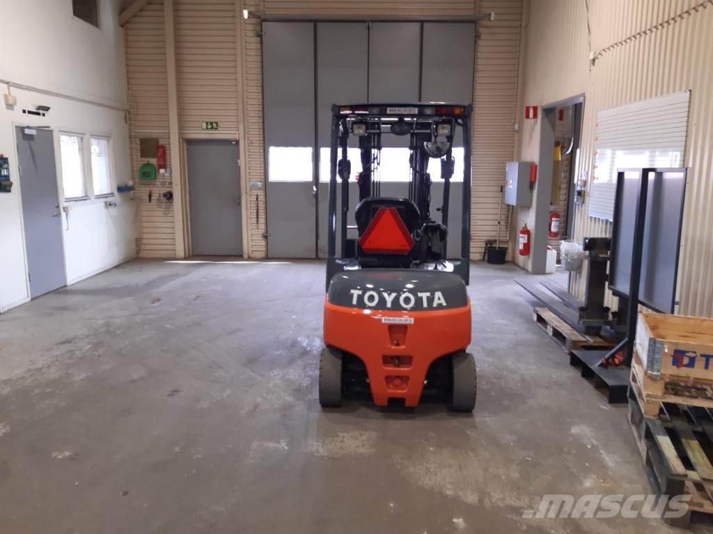 Toyota 8FBMT18 Electric forklifts