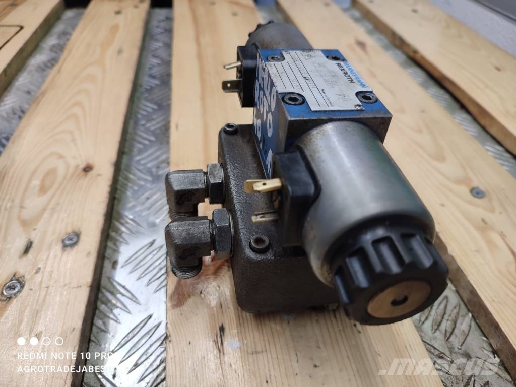 Rexroth 453 / 5 000 Electrohydraulic valve 4WE6 EG12N924 油圧機