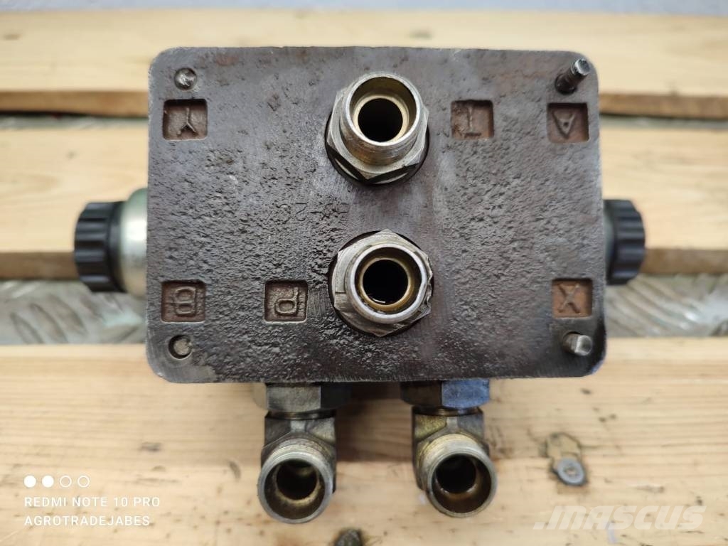Rexroth 453 / 5 000 Electrohydraulic valve 4WE6 EG12N924 油圧機