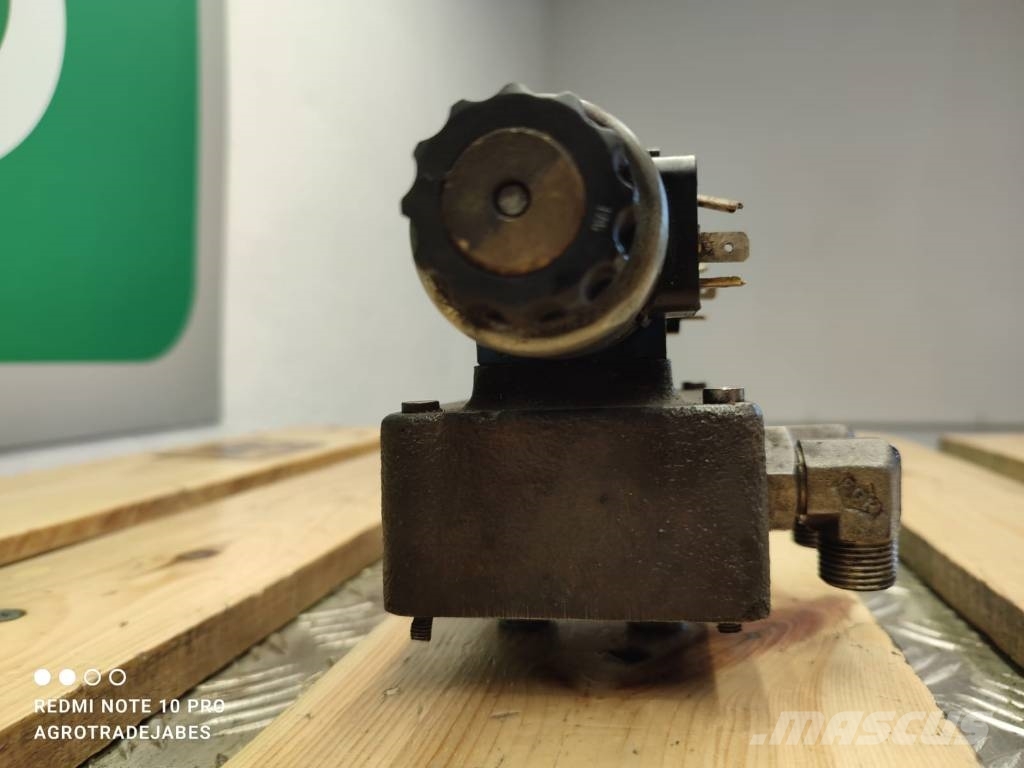 Rexroth 453 / 5 000 Electrohydraulic valve 4WE6 EG12N924 油圧機