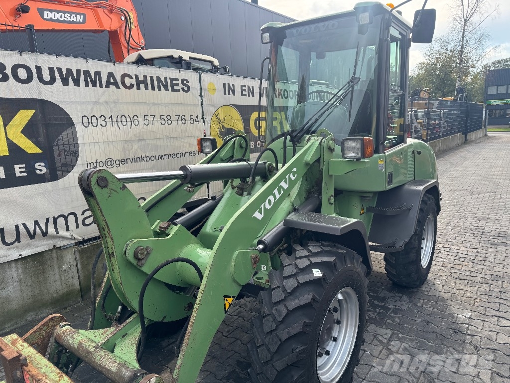 Volvo L30 Rataslaadurid