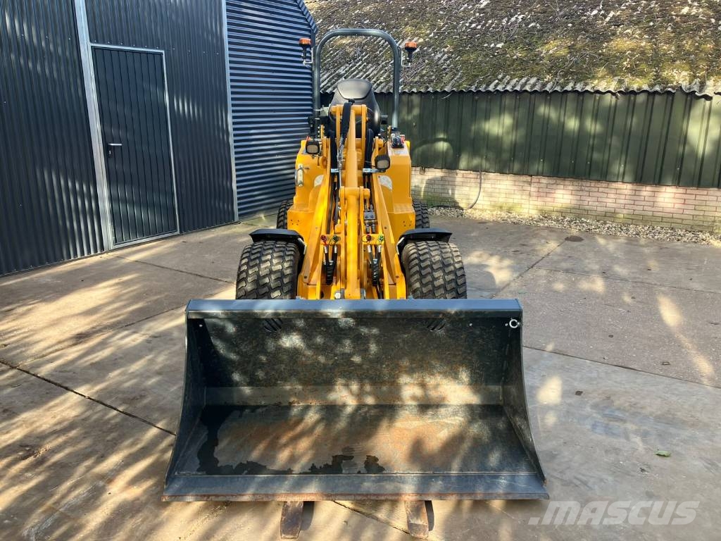 Knikmops 170 minishovel | 200u | 36pk | Nieuwstaat 휠로우더