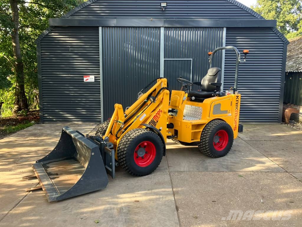 Knikmops 170 minishovel | 200u | 36pk | Nieuwstaat 휠로우더