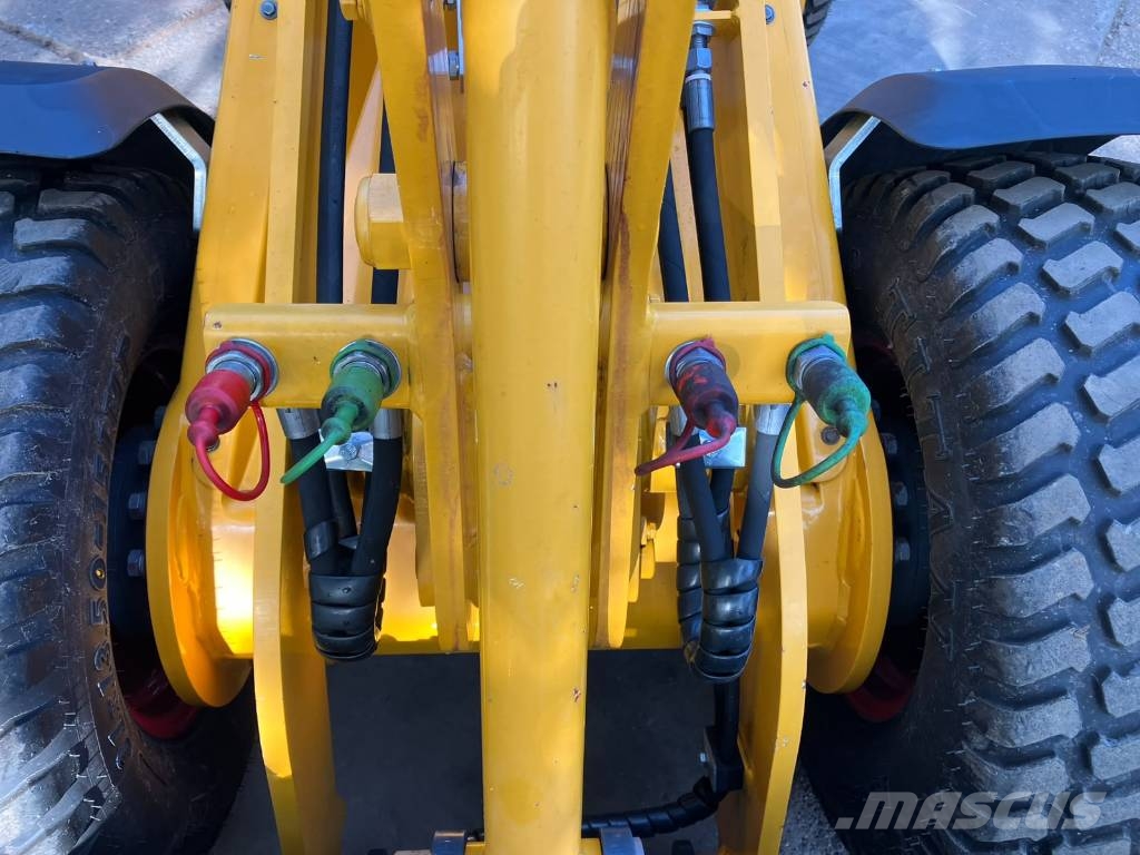 Knikmops 170 minishovel | 200u | 36pk | Nieuwstaat 휠로우더