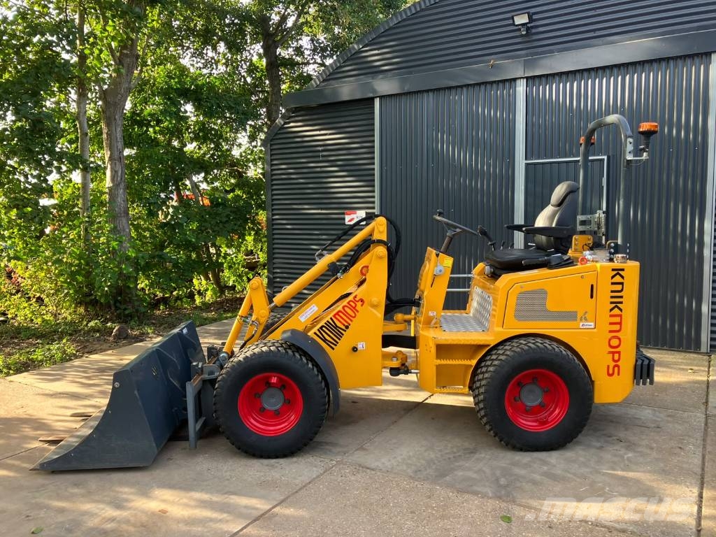 Knikmops 170 minishovel | 200u | 36pk | Nieuwstaat 휠로우더