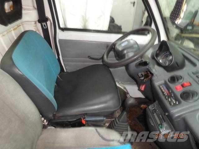 Piaggio Porter 1.3 benzyna 4x2 Pick up/Valník