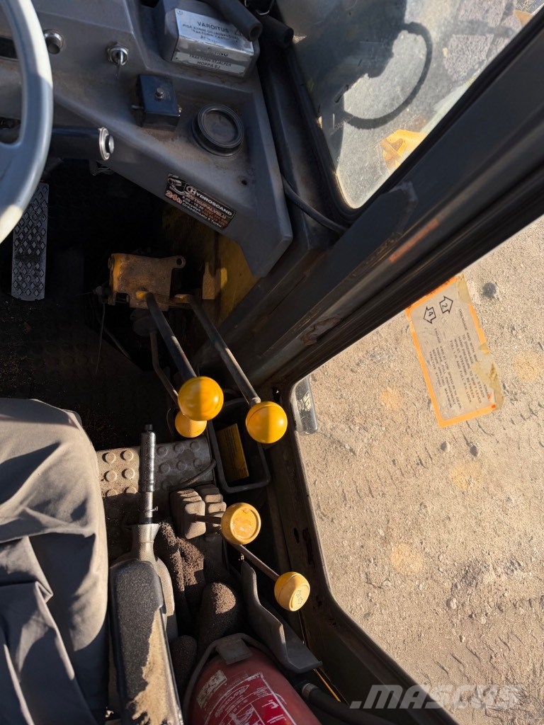 JCB 415 4x4 Pyöräkuormaajat