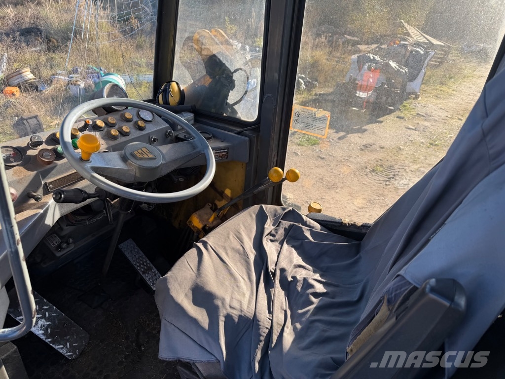 JCB 415 4x4 Pyöräkuormaajat