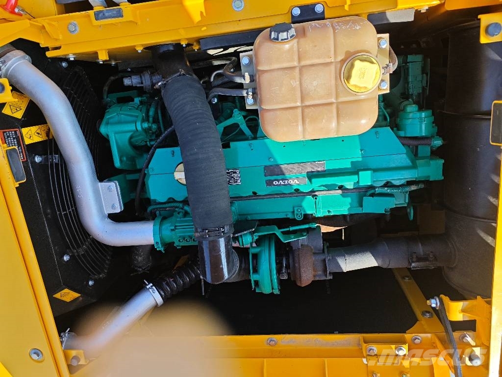 Volvo EC 250 D L حفارات زحافة