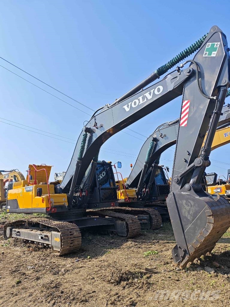 Volvo EC 250 D L حفارات زحافة