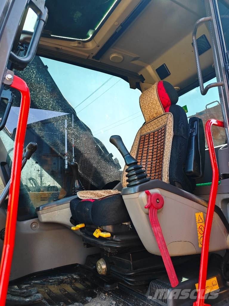 Volvo EC 250 D L حفارات زحافة