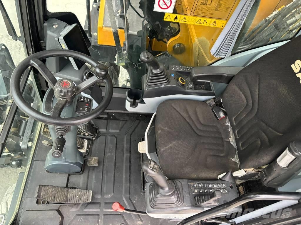 Sany SY 175 W حفارات بعجل