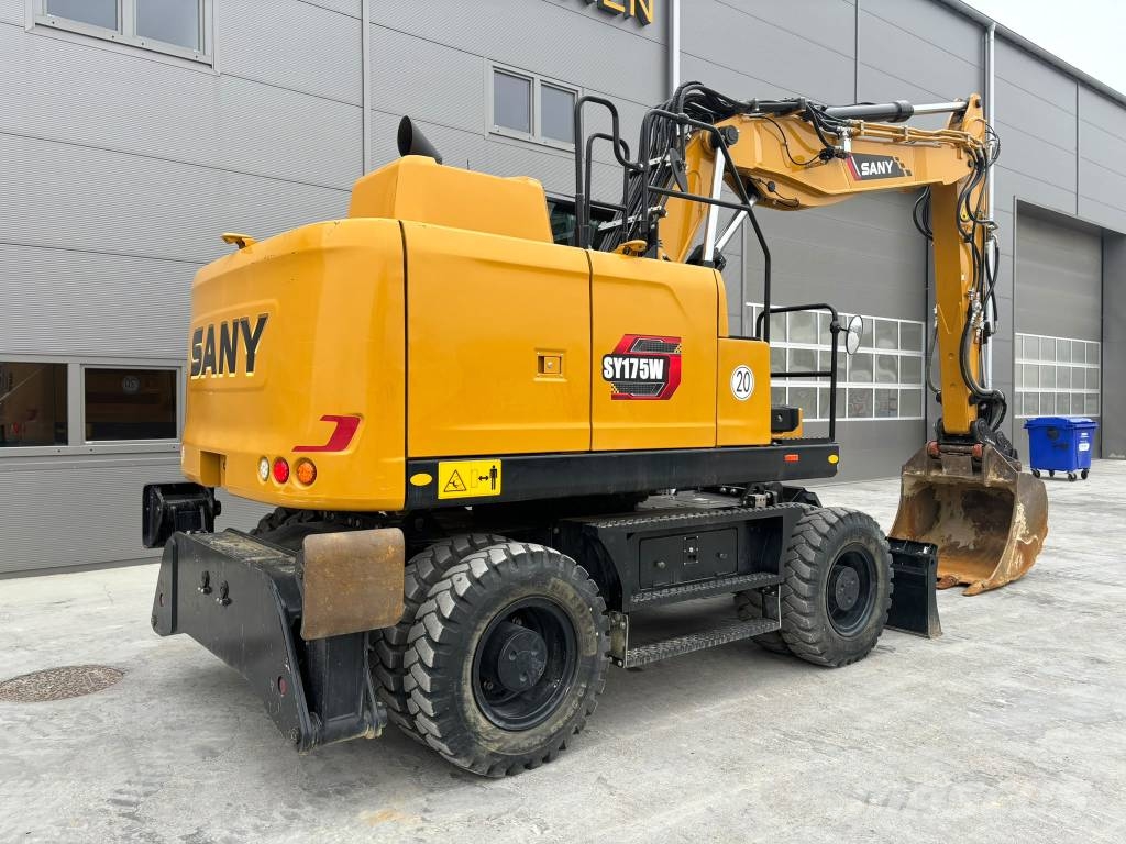 Sany SY 175 W حفارات بعجل