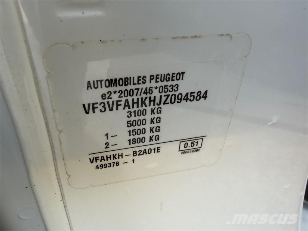 Peugeot EXPERT 2.0 HDI L3H1 manual 3 seats VIN 584 Panel vans