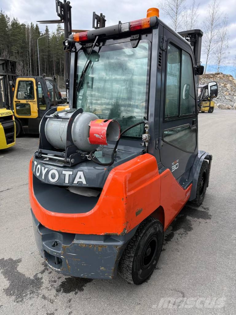 Toyota 02-8 FGF 30 LPG vozíky