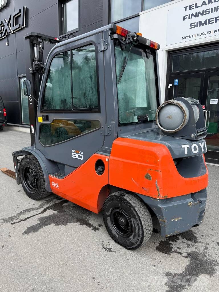 Toyota 02-8 FGF 30 LPG vozíky
