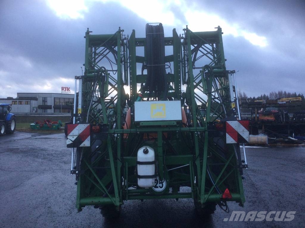 Amazone UG 2200 Nova Tractoare agricole sprayers