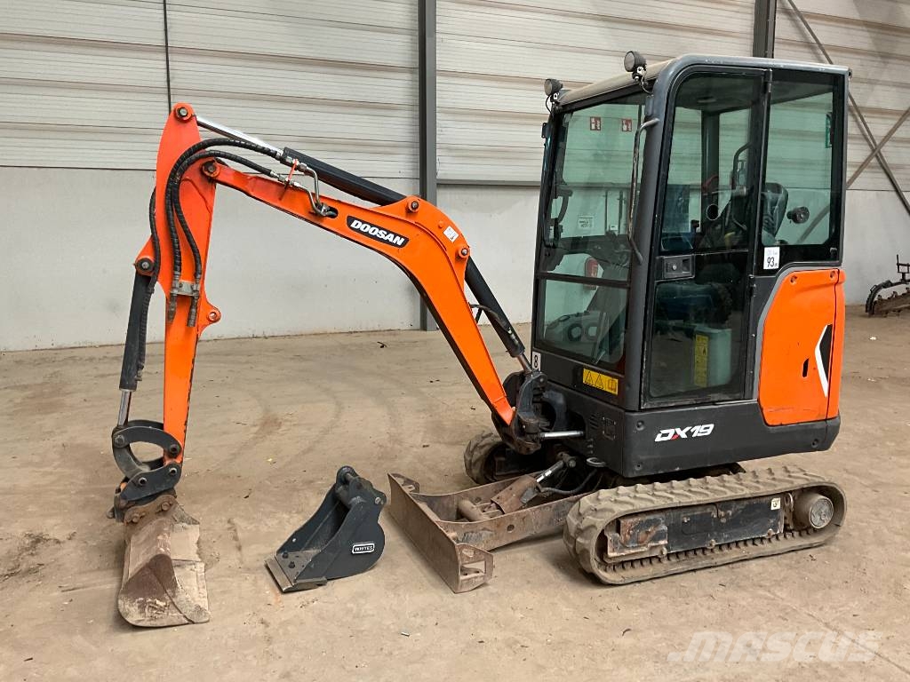 Doosan DX 19 Miniescavatori