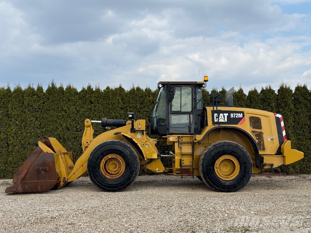 CAT 972 M Gumikerekes homlokrakodók