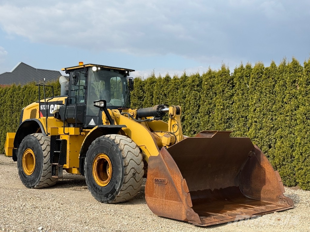 CAT 972 M Gumikerekes homlokrakodók