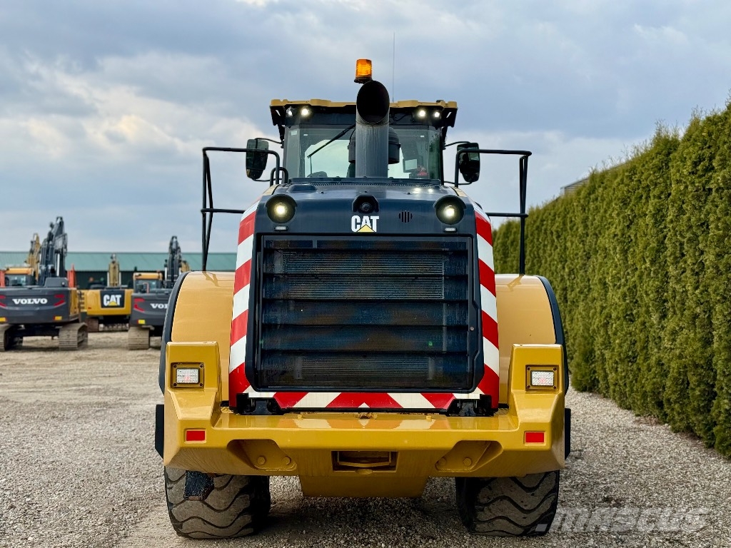 CAT 972 M Gumikerekes homlokrakodók