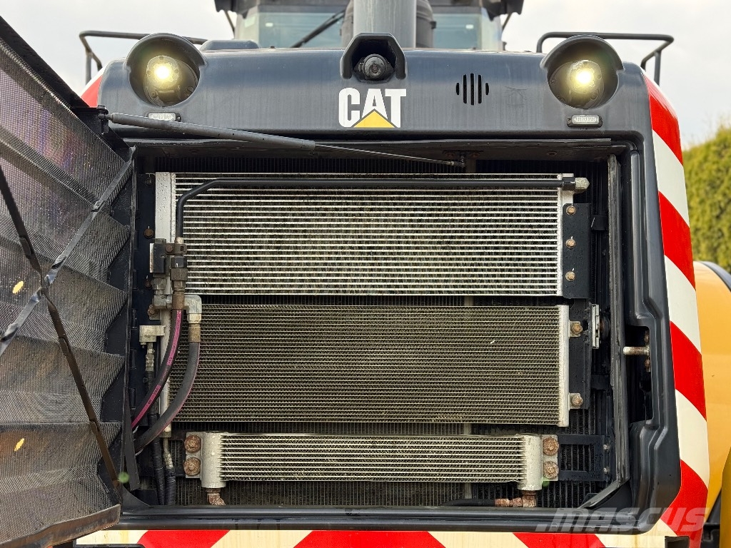 CAT 972 M Gumikerekes homlokrakodók