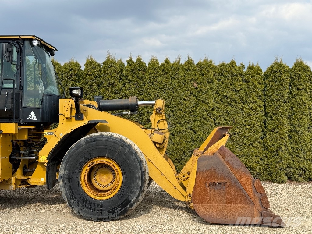 CAT 972 M Gumikerekes homlokrakodók