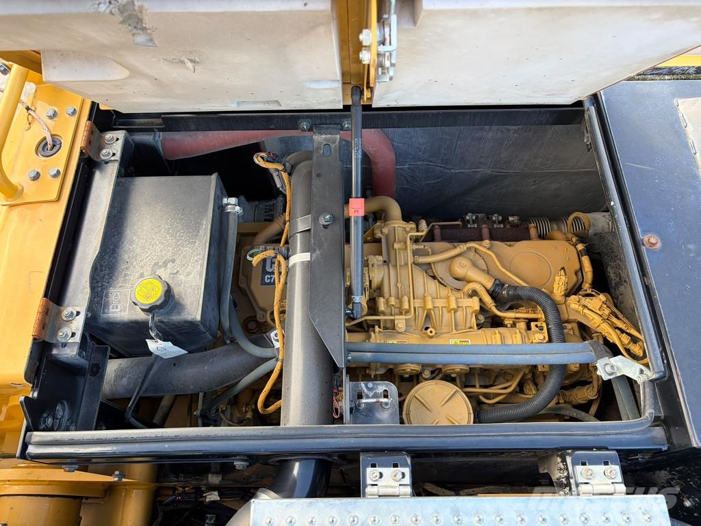 CAT M320F Pelle sur pneus
