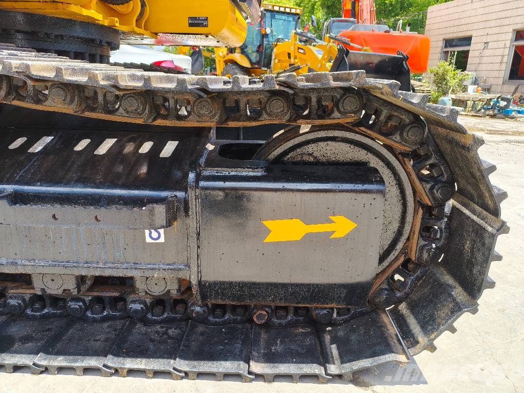CAT 320 D Гусеничні екскаватори