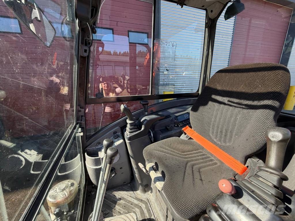 Volvo EC18D / Kallistaja , Rasvari, 2 Kauhaa Minikaivukoneet < 7t