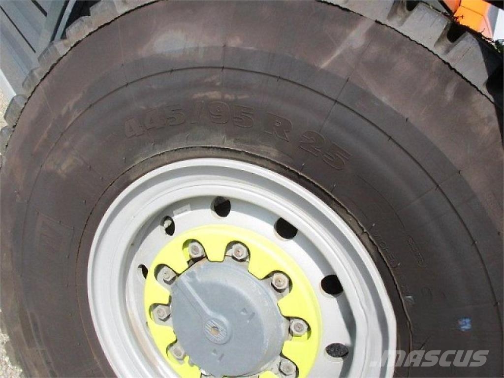  SYN TRAC ST420 Erdészeti traktorok