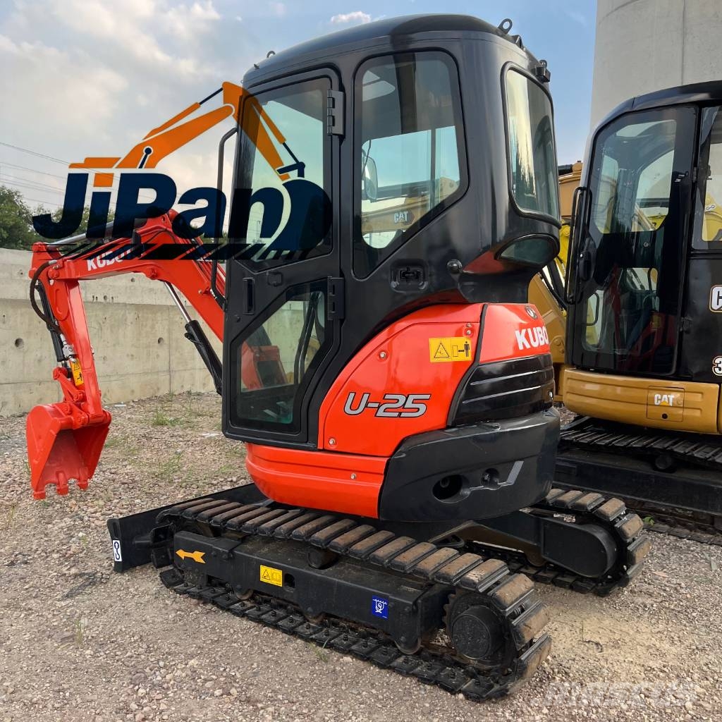 Kubota U 25 小型挖掘机