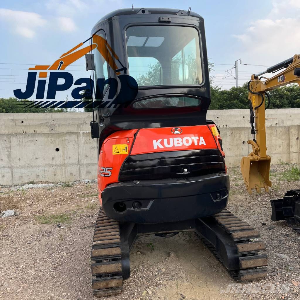 Kubota U 25 小型挖掘机
