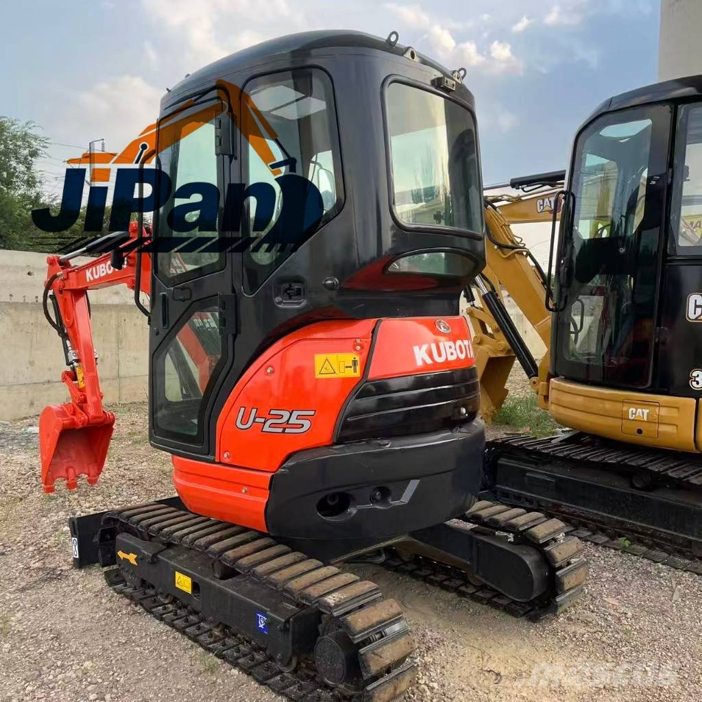 Kubota U 25 小型挖掘机