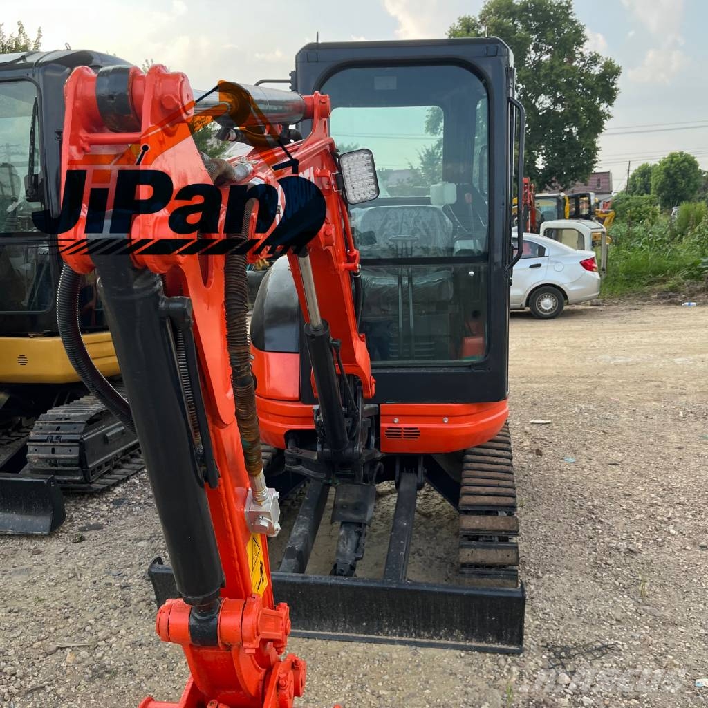 Kubota U 25 小型挖掘机
